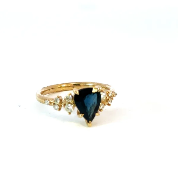Sapphire & Diamond Ring – 9ct Yellow Gold